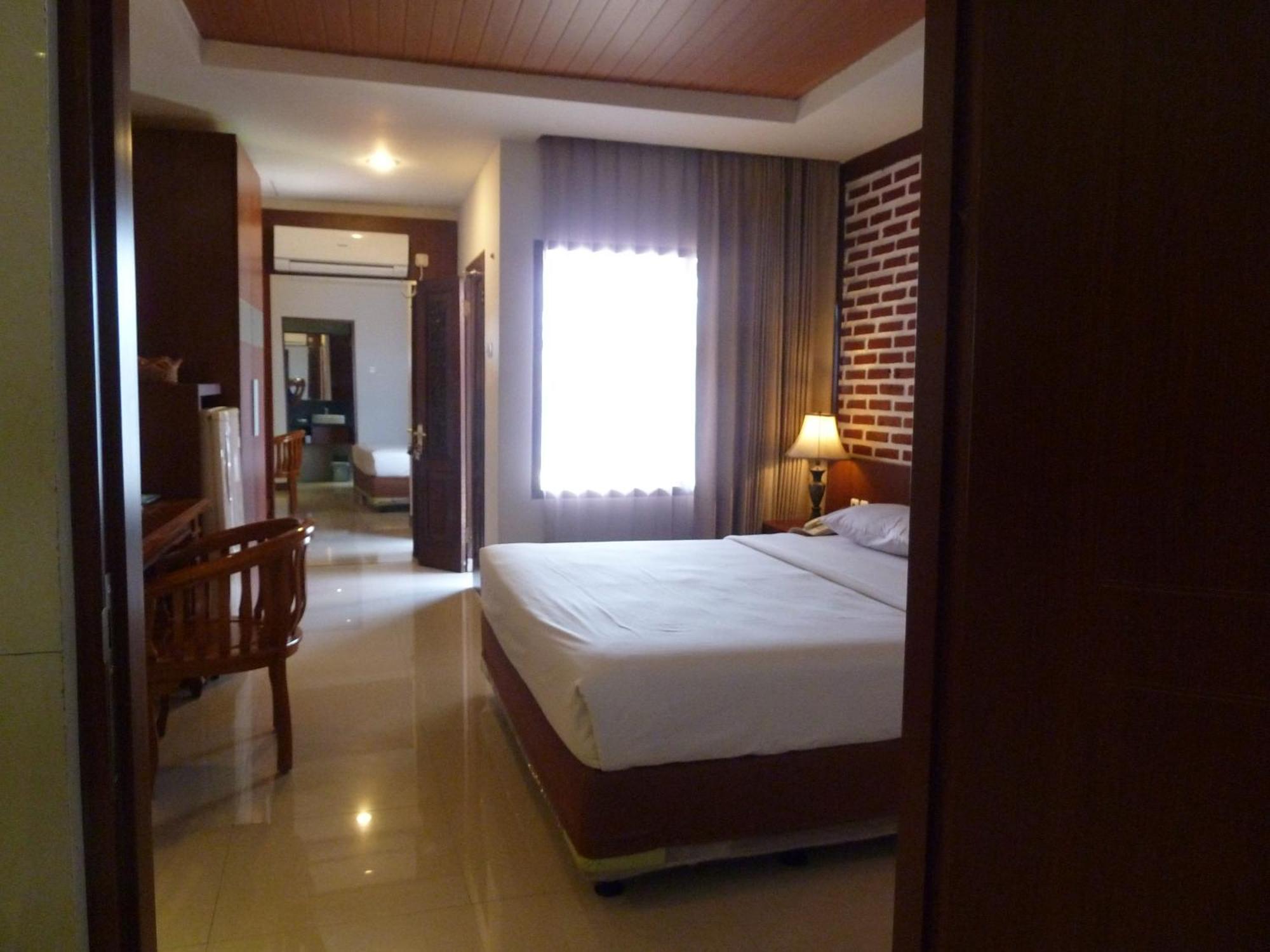 בניוואנגי Watu Dodol Hotel & Restaurant חדר תמונה