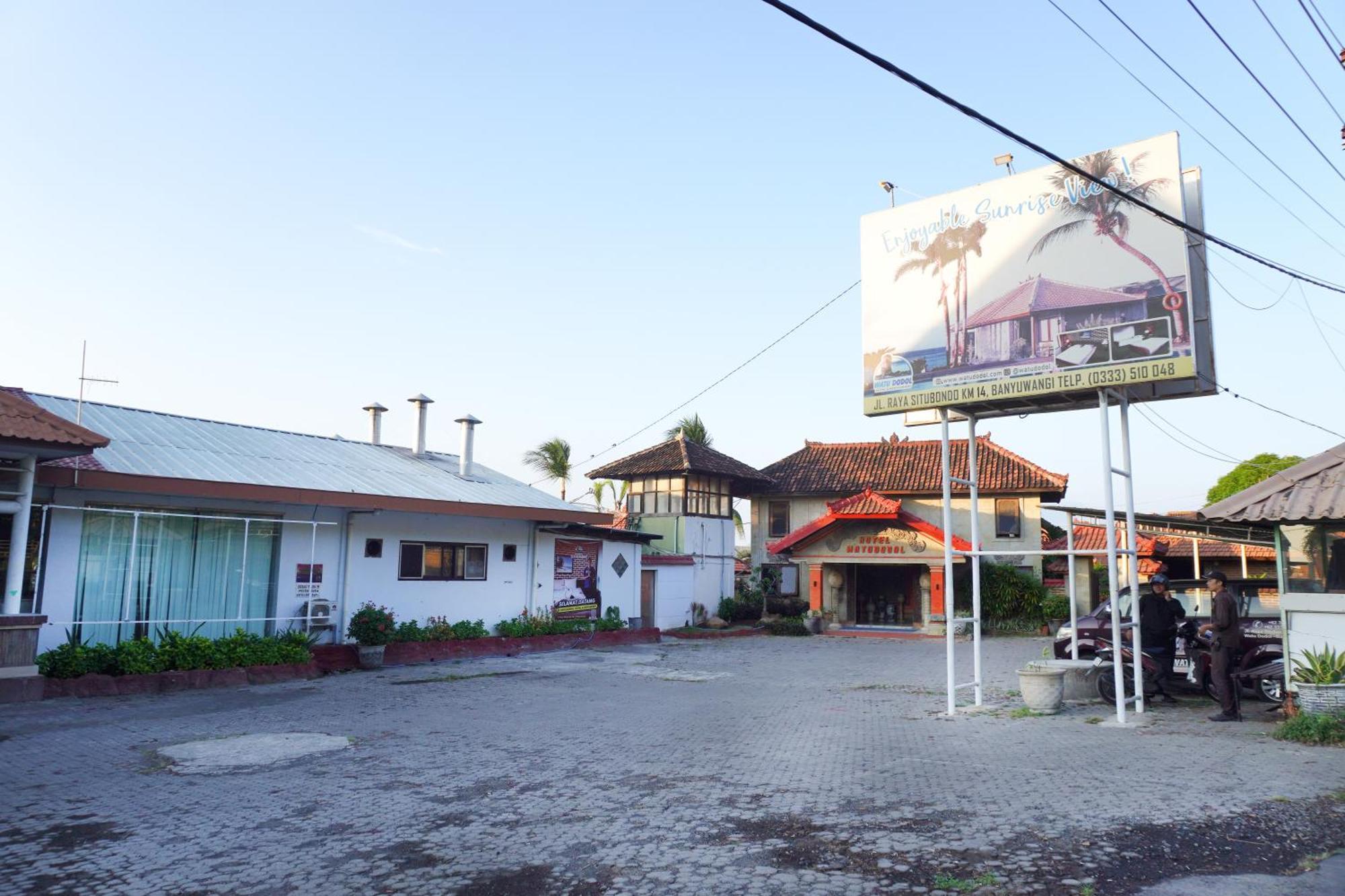 בניוואנגי Watu Dodol Hotel & Restaurant מראה חיצוני תמונה