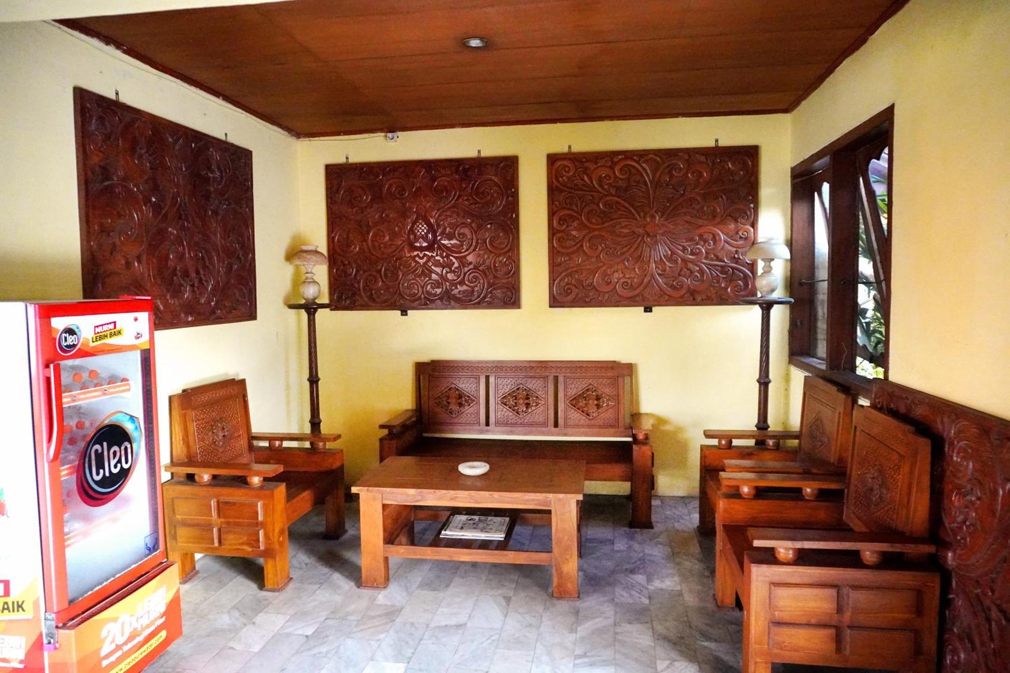 בניוואנגי Watu Dodol Hotel & Restaurant מראה חיצוני תמונה