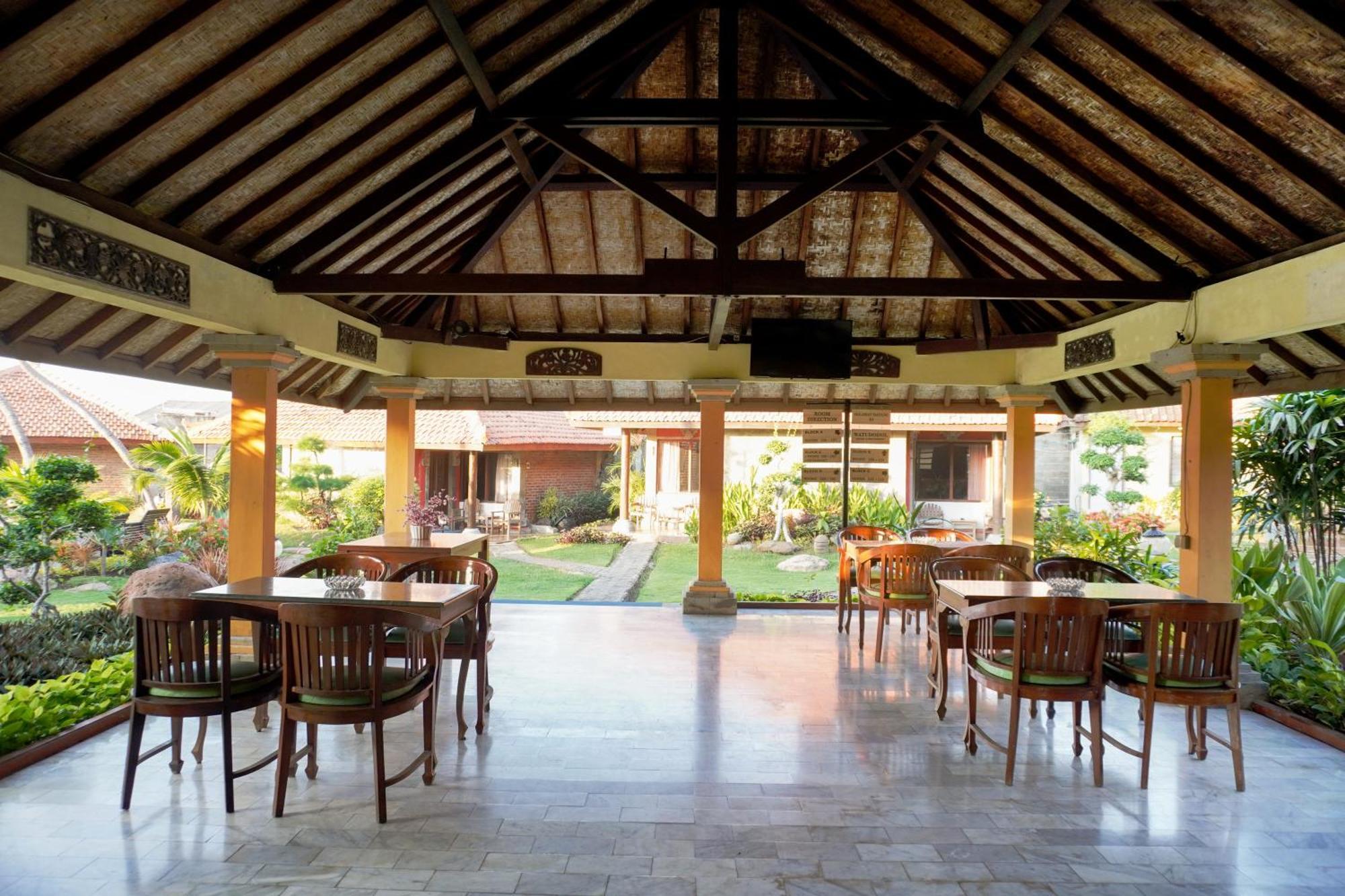בניוואנגי Watu Dodol Hotel & Restaurant מראה חיצוני תמונה