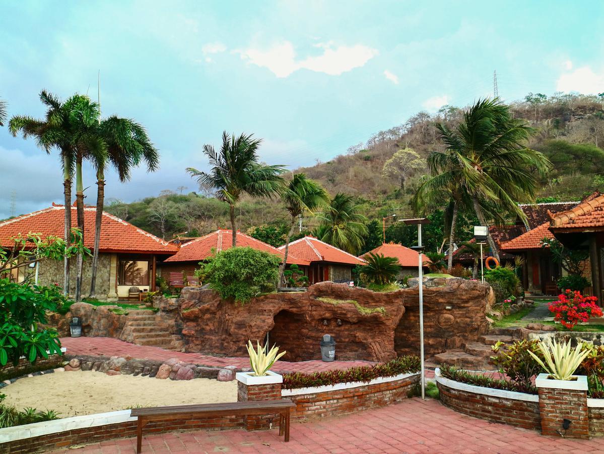 בניוואנגי Watu Dodol Hotel & Restaurant מראה חיצוני תמונה
